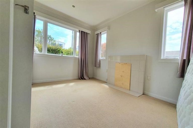 Photo of property in 2/232 East Coast Road, Forrest Hill, Auckland, 0620