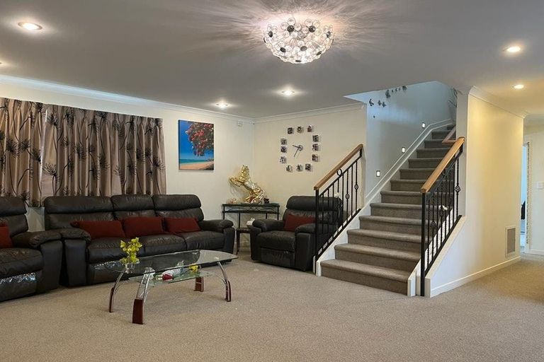 Photo of property in 1/41 Butley Drive, Farm Cove, Auckland, 2012