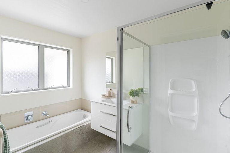 Photo of property in 37 Dunlops Crescent, Bottle Lake, Christchurch, 8083