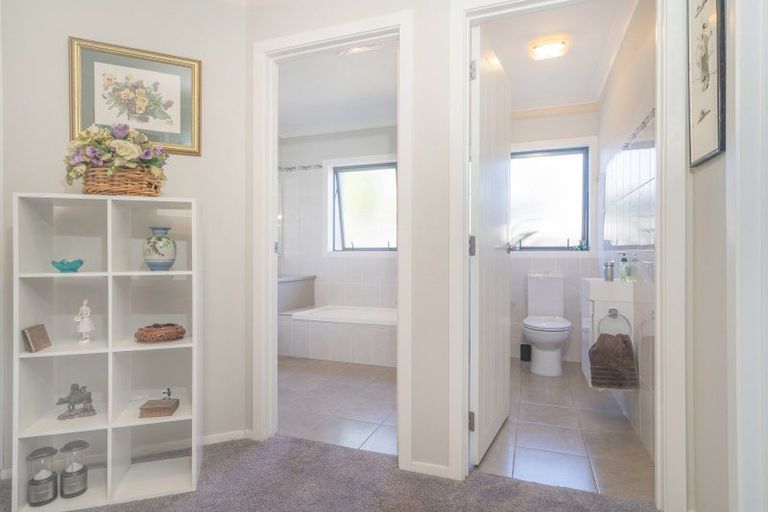 Photo of property in 29 Wells Place, Whitianga, 3510