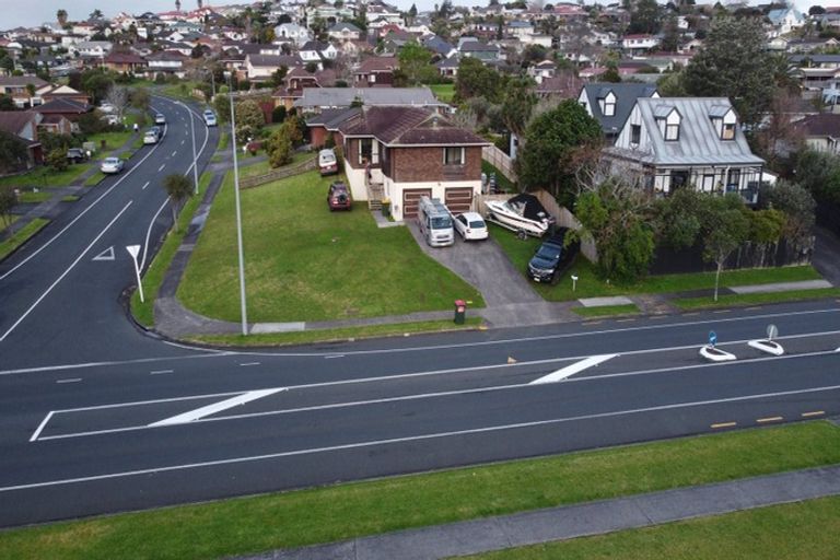 Photo of property in 92 Aviemore Drive, Highland Park, Auckland, 2010