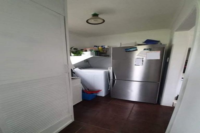 Photo of property in 1/59 Woodside Road, Massey, Auckland, 0614