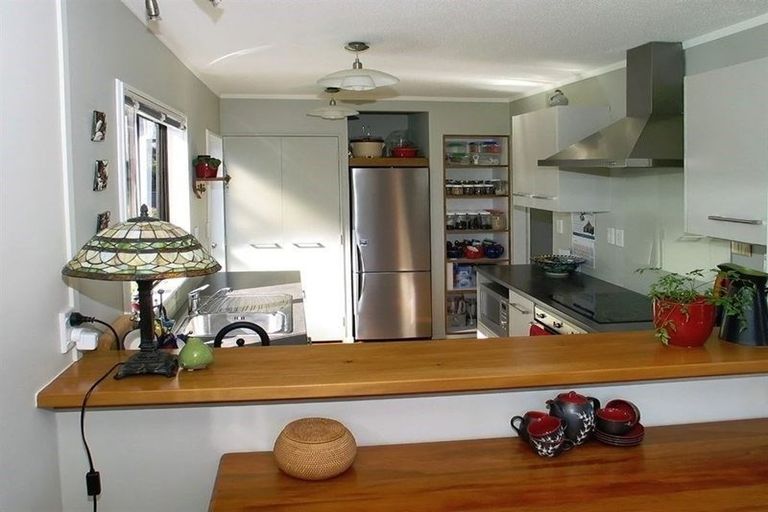 Photo of property in 30 Guadeloupe Crescent, Grenada Village, Wellington, 6037