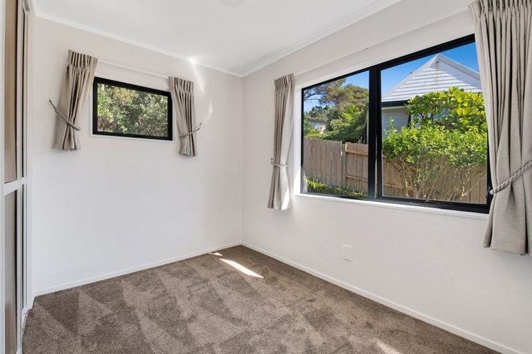 Photo of property in 12 Emery Grove, Bayview, Auckland, 0629