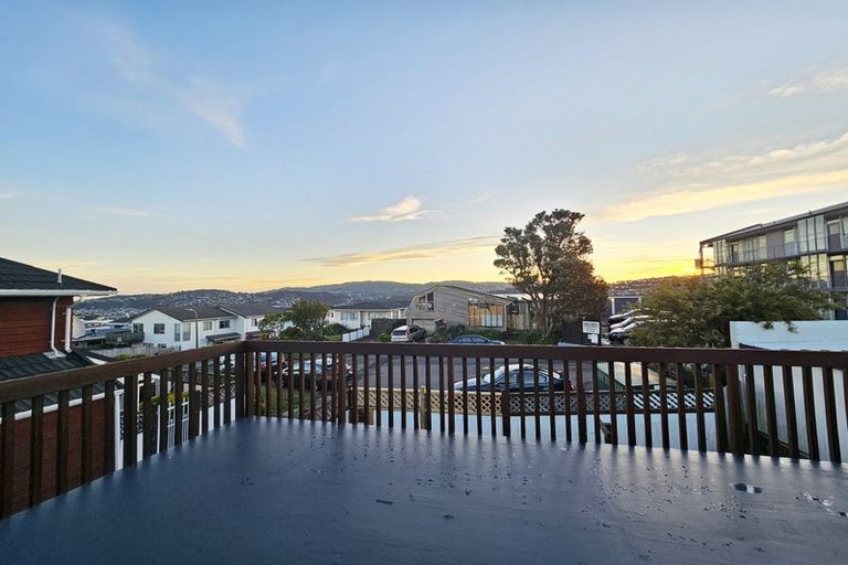 Photo of property in 22 Rangitane Street, Maupuia, Wellington, 6022