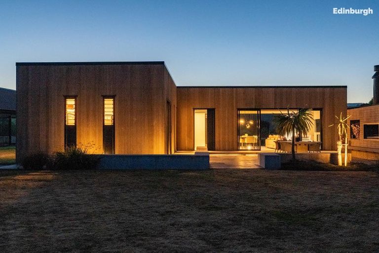 Photo of property in 1371 Taieri Mouth Road, Taieri Mouth, 9091