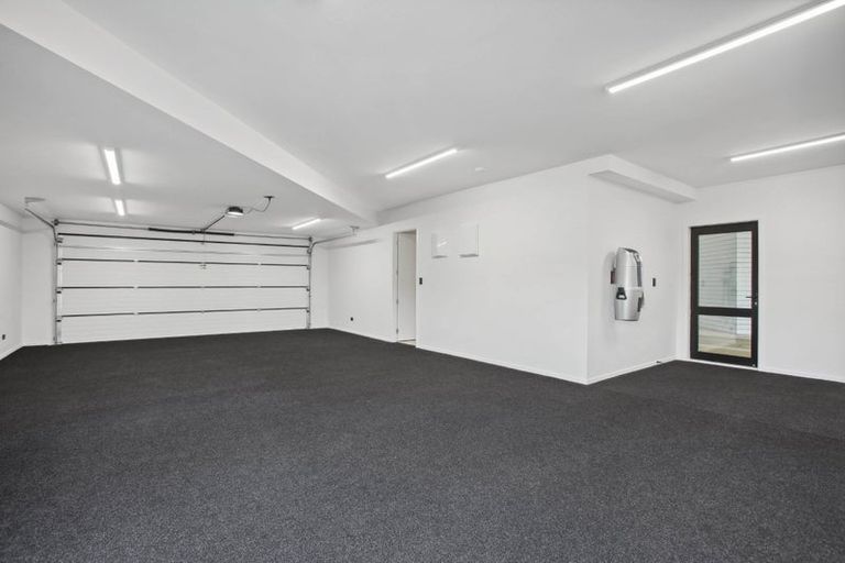 Photo of property in 28a Oliver Twist Avenue, Mellons Bay, Auckland, 2014