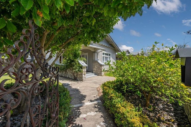 Photo of property in 128 Vigor Brown Street, Napier South, Napier, 4110