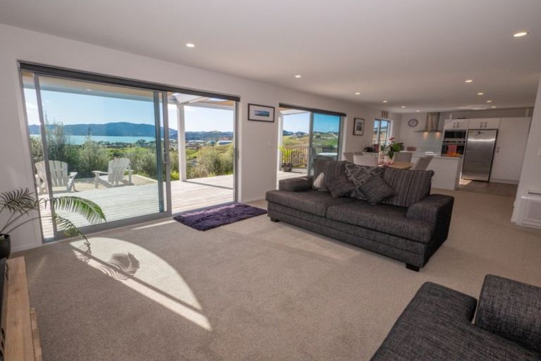 Photo of property in 32 Cable Bay Block Road, Cable Bay, 0420