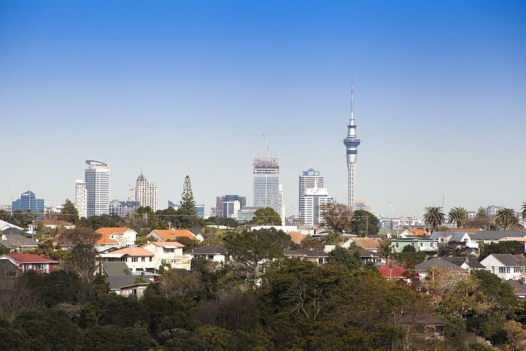 Photo of property in 2/1 Keys Street, Belmont, Auckland, 0622