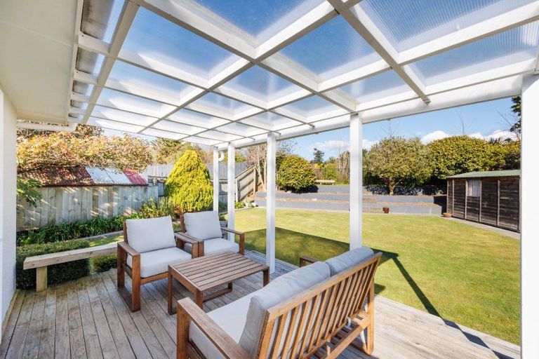 Photo of property in 37 Parkland Crescent, Terrace End, Palmerston North, 4410