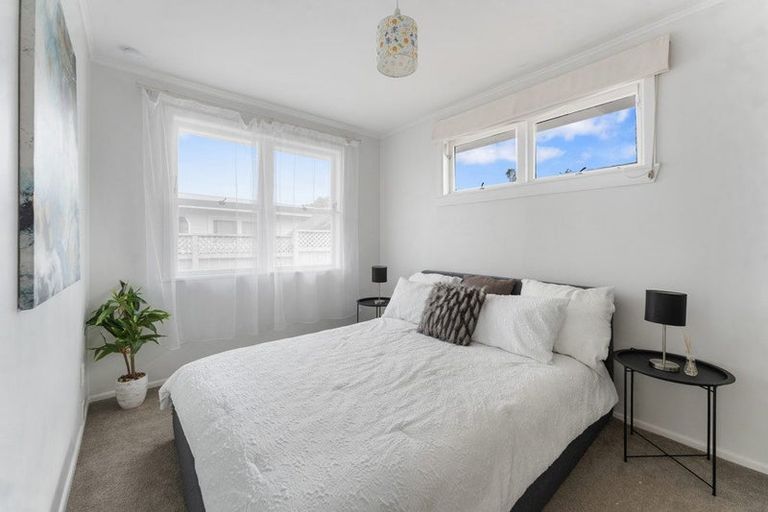 Photo of property in 2 Tyne Road, Forrest Hill, Auckland, 0620