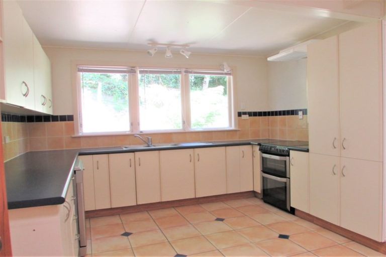 Photo of property in 29 Blue Mountains Road, Silverstream, Upper Hutt, 5019