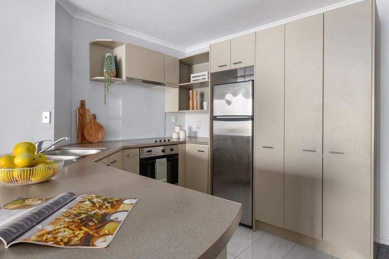 Photo of property in Paramount Apartments, 15/281 Maunganui Road, Mount Maunganui, 3116