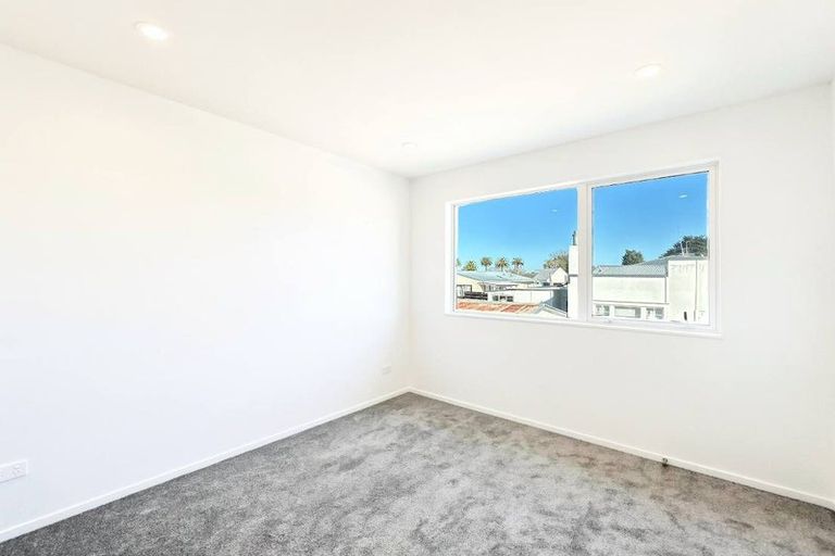 Photo of property in 2/36 Halsey Road, Manurewa, Auckland, 2102