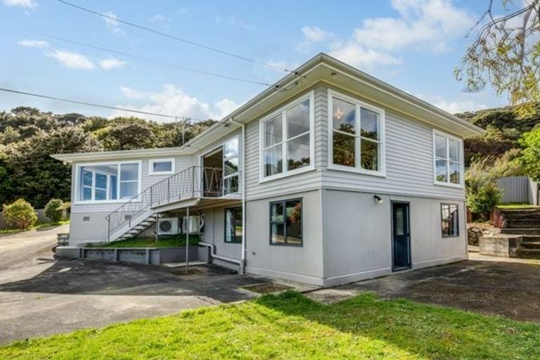 Photo of property in 43 Petrie Street, Wainuiomata, Lower Hutt, 5014