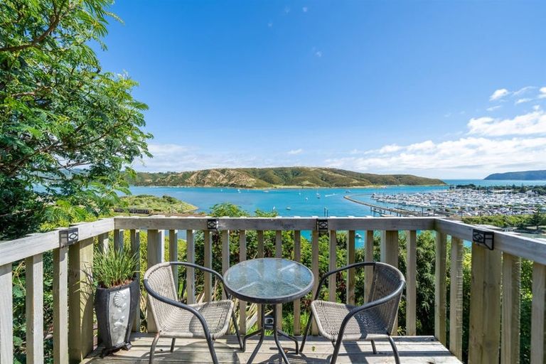 Photo of property in 62 Kiriwai Road, Paremata, Porirua, 5024