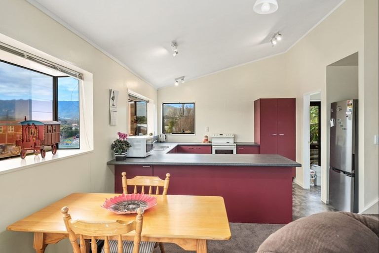 Photo of property in 46 Te Moana Road, Waikanae Beach, Waikanae, 5036