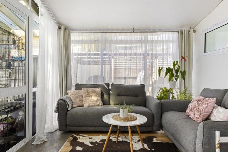 Photo of property in 32 Shepherd Road, Waipahihi, Taupo, 3330