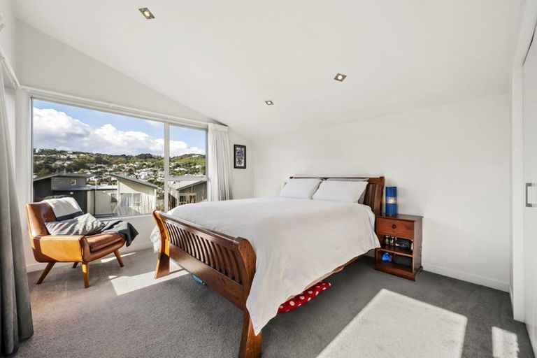 Photo of property in 1/3 Severn Street, Island Bay, Wellington, 6023