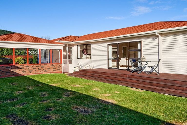 Photo of property in 27 Findlay Street, Tawa, Wellington, 5028