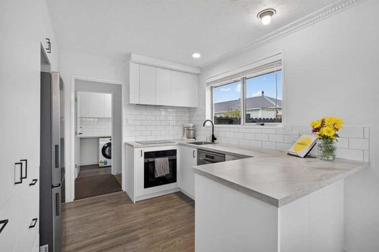 Photo of property in 2/37 Petrie Street, Richmond, Christchurch, 8013