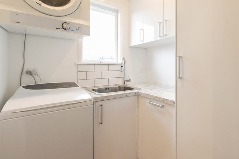 Photo of property in 6 Sutherland Crescent, Westbrook, Palmerston North, 4412