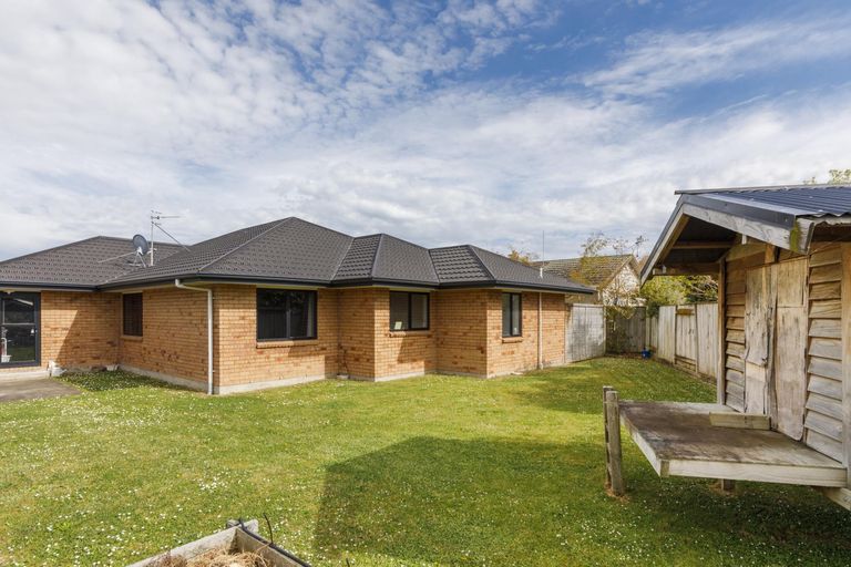 Photo of property in 23 Walnut Grove, Kelvin Grove, Palmerston North, 4414