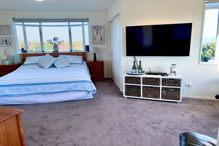 Photo of property in 15 Woodford Heights, Havelock North, 4130