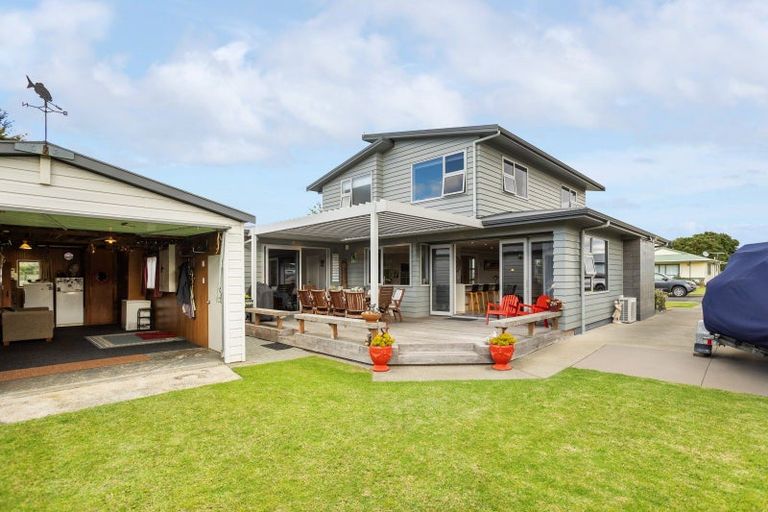Photo of property in 10 Endeavour Close, Whitianga, 3510