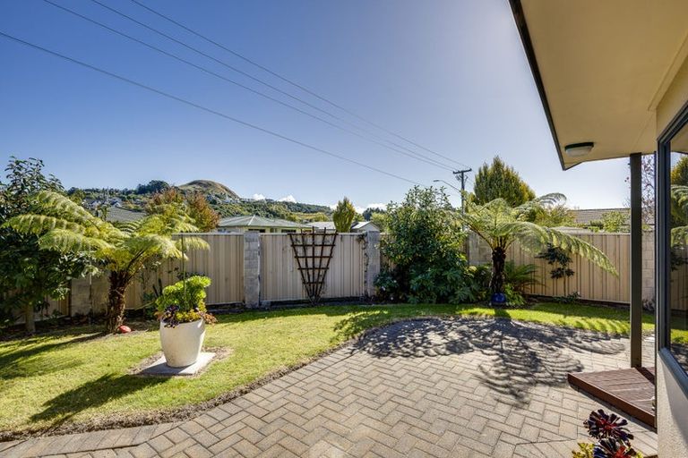 Photo of property in 35 Beaufort Place, Taradale, Napier, 4112