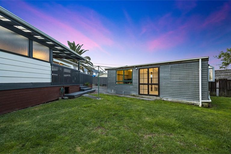 Photo of property in 8 Frostbite Place, Ranui, Auckland, 0612