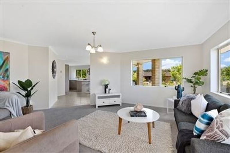 Photo of property in 9 Ashmore Drive, Frankleigh Park, New Plymouth, 4310