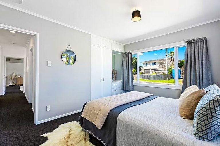 Photo of property in 6 Alston Avenue, Kelston, Auckland, 0602