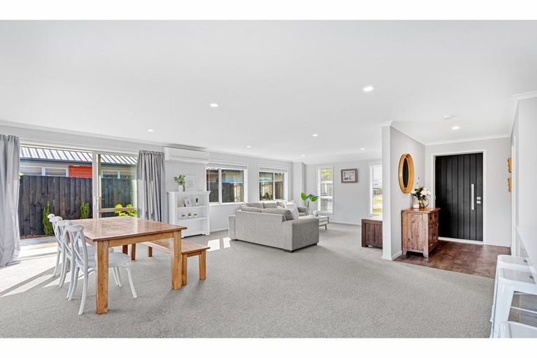 Photo of property in 52 Bradwell Crescent, Halswell, Christchurch, 8025