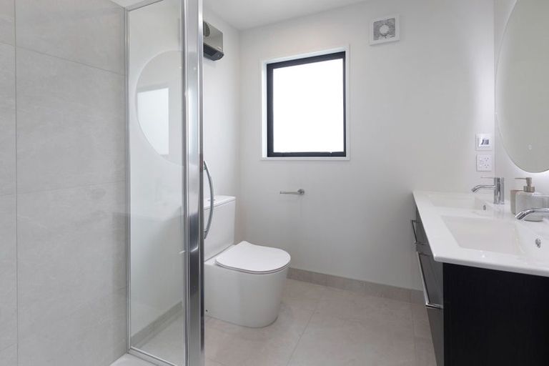 Photo of property in 2/117 Hills Road, Edgeware, Christchurch, 8013