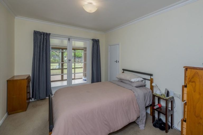 Photo of property in 16 Chester Street, Levin, 5510