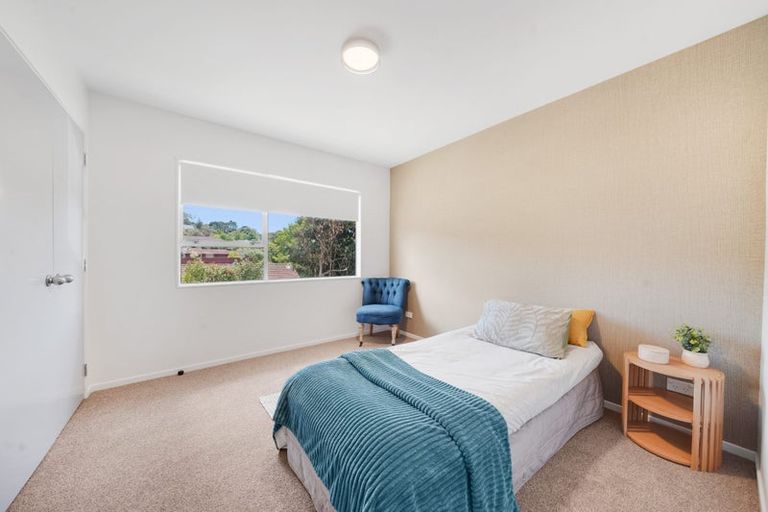 Photo of property in 2/22 Sandiacre Way, Browns Bay, Auckland, 0630