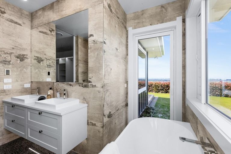 Photo of property in 23 Te Roera Drive, Taradale, Napier, 4112