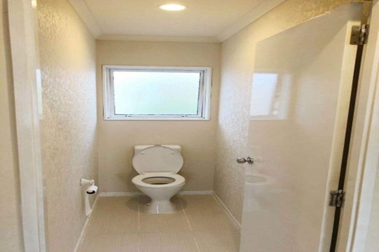 Photo of property in 43 Carisbrook Crescent, Papakura, 2110