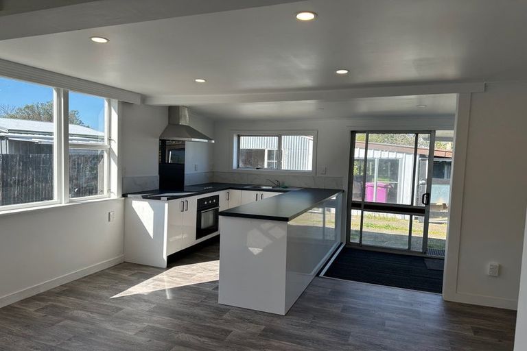 Photo of property in 42 Tennyson Street, Dannevirke, 4930