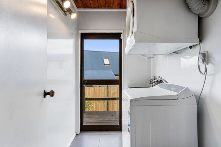 Photo of property in 1 Adonis Place, Half Moon Bay, Auckland, 2012