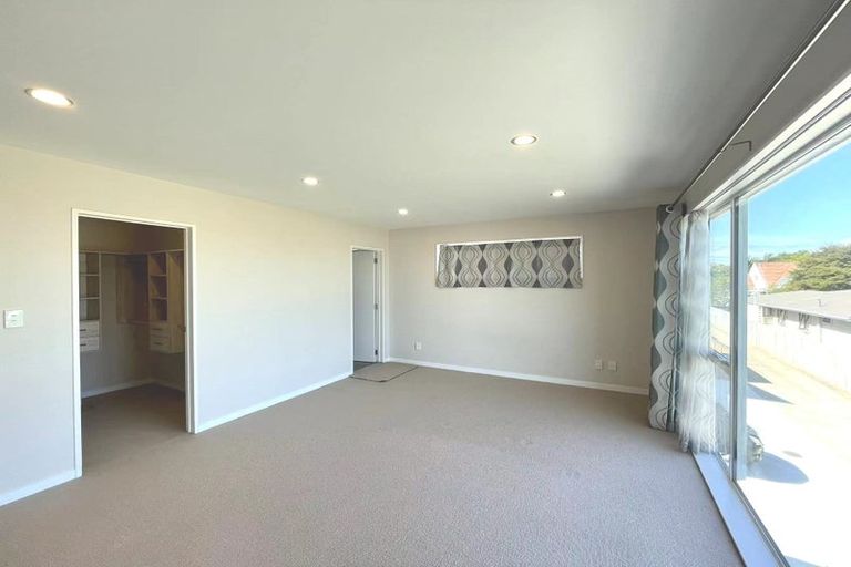 Photo of property in 14a Bridge Avenue, Te Atatu South, Auckland, 0610