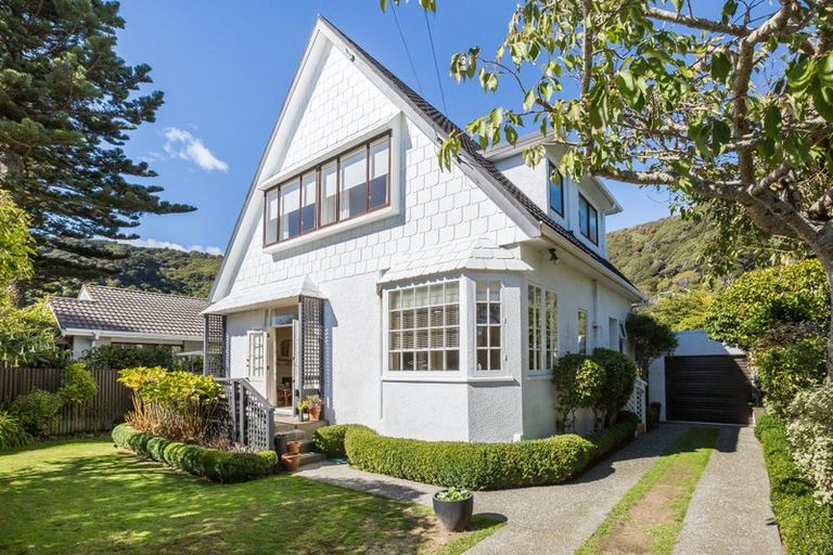 Photo of property in 425 Muritai Road, Eastbourne, Lower Hutt, 5013