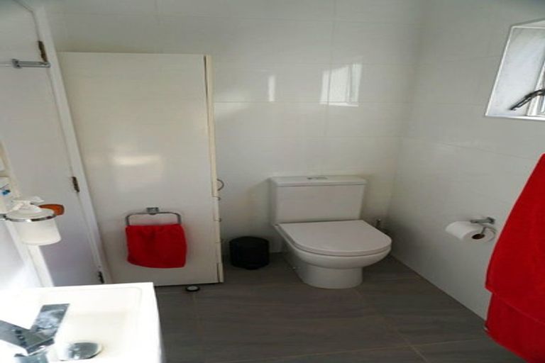 Photo of property in 8 Waikare Street, Karori, Wellington, 6012