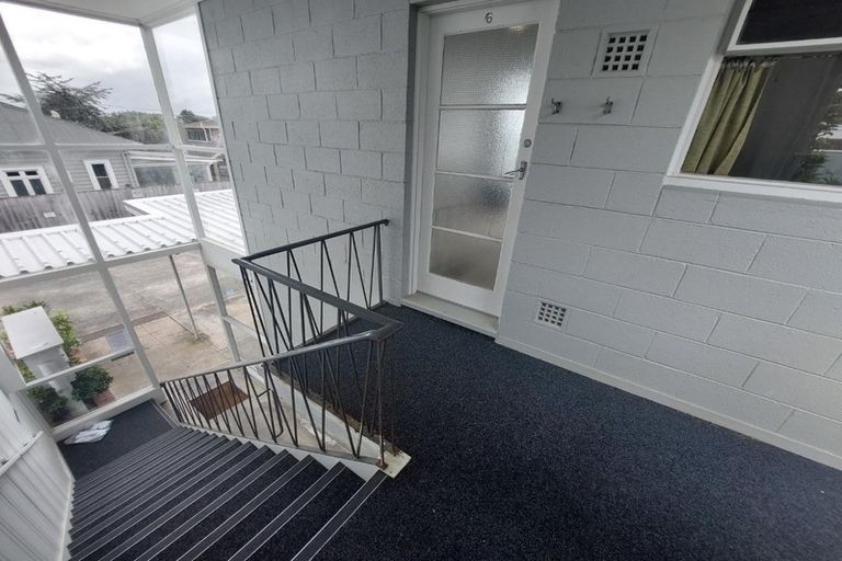 Photo of property in Balmoral Court, 1/130a Balmoral Road, Mount Eden, Auckland, 1024