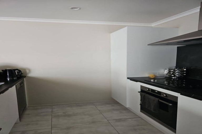 Photo of property in 12a-b Hughson Street, Waitara, 4320