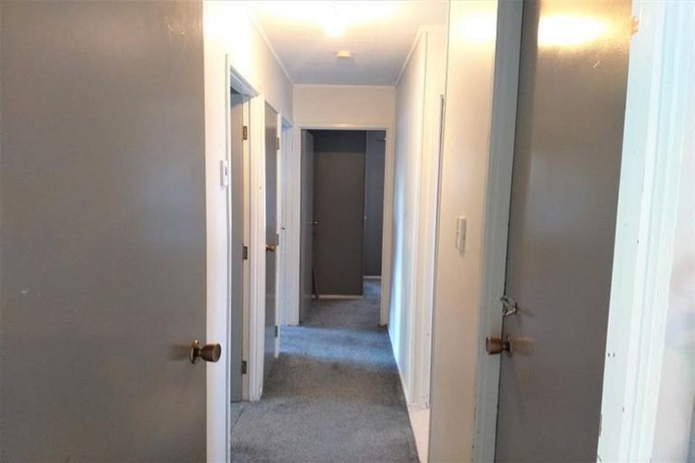 Photo of property in 11 Selago Place, Manurewa, Auckland, 2102