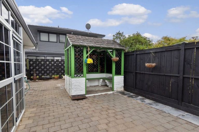 Photo of property in 27 Madill Road, St Andrews, Hamilton, 3200