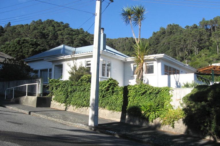 Photo of property in 12 Totara Street, Eastbourne, Lower Hutt, 5013
